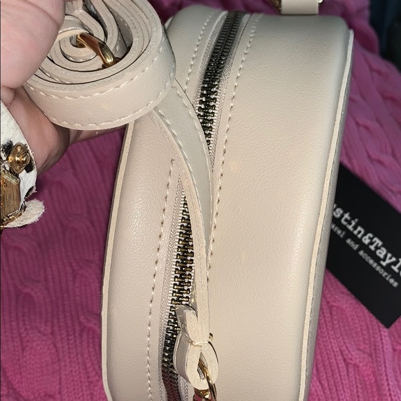 SUPER EXCITED ABOUT THIS AWESOME CROSSBODY BAG‼️ - Picture 6 of 6